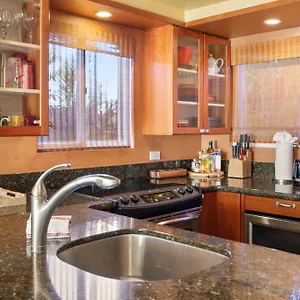 Orchid Suite, 1 Bedroom, Sleeps 4, Pool & Bbq, Pre-Renovation Summer Sale Kihei